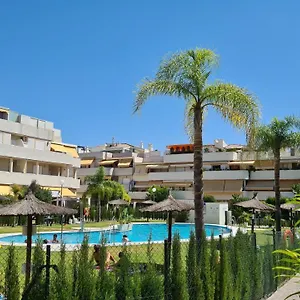 chapin-jardines-piscina-terraza-3-rooms-2-banos.hotelsincadiz.net/